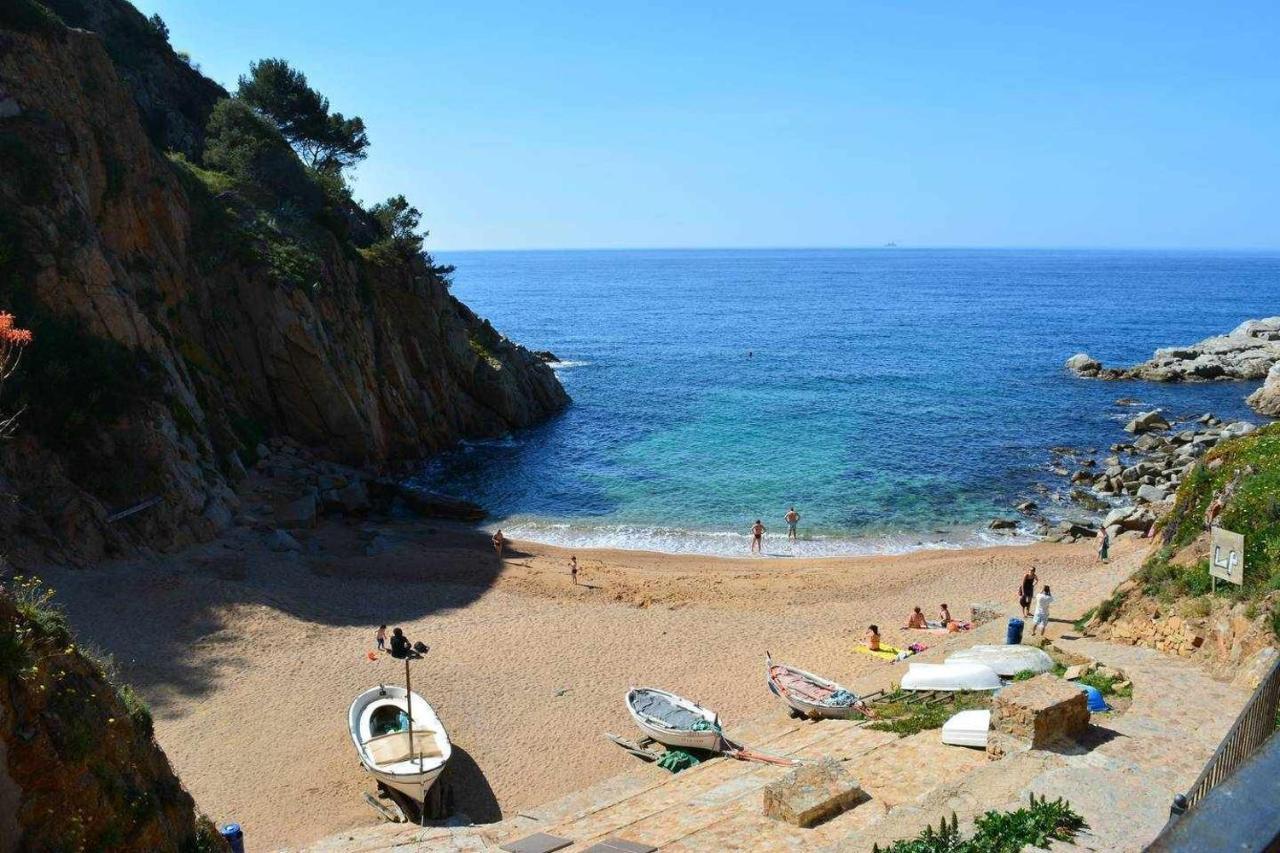 Apartamento Miquel 1 en centro de Tossa de Mar y a 3 minutos de la playa Exterior foto