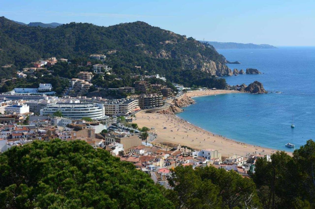 Apartamento Miquel 1 en centro de Tossa de Mar y a 3 minutos de la playa Exterior foto