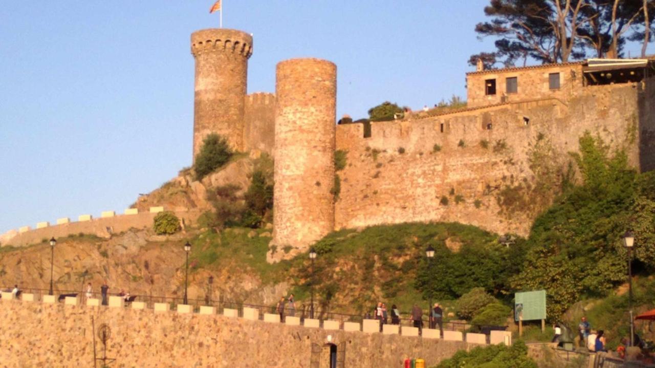 Apartamento Miquel 1 en centro de Tossa de Mar y a 3 minutos de la playa Exterior foto