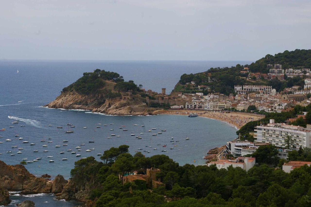 Apartamento Miquel 1 en centro de Tossa de Mar y a 3 minutos de la playa Exterior foto