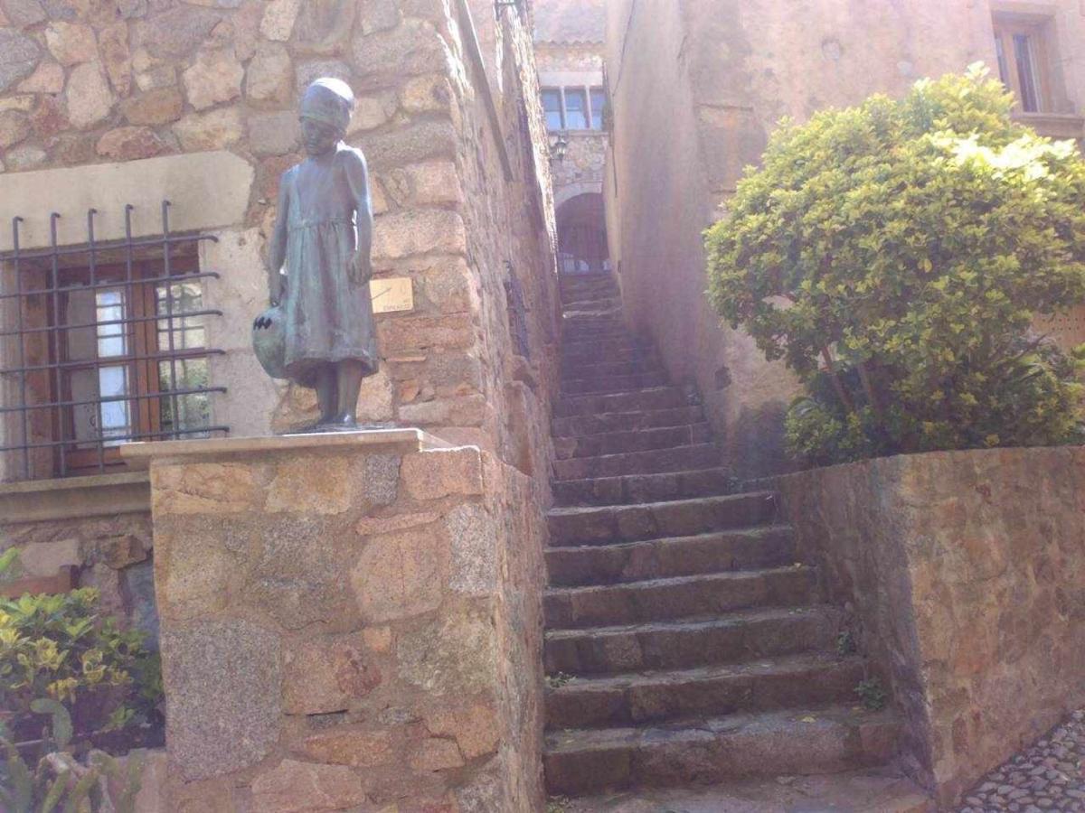 Apartamento Miquel 1 en centro de Tossa de Mar y a 3 minutos de la playa Exterior foto